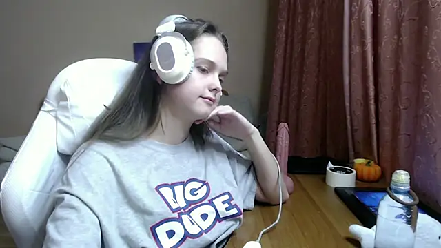 Snapshot of SharybbFace chatting on 8, 10, 2025 SharybbFace online show from 8, 10, 2025