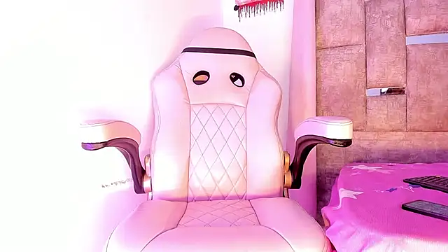 Mia royal online show from 24, 10, 2025