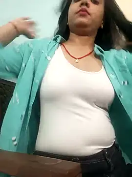 Snapshot of Mahira_Kapoor chatting on 15, 9, 2025 Mahira Kapoor online show from 15, 9, 2025