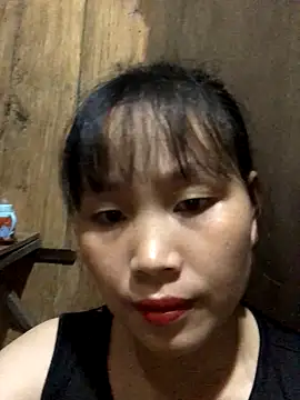 Snapshot of huong-18 chatting on 1, 10, 2025 huong-18 online show from 1, 10, 2025