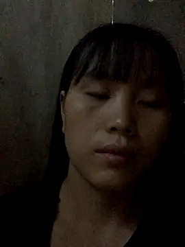 Snapshot of huong-18 chatting on 10, 10, 2025 huong-18 online show from 10, 10, 2025