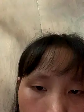 Snapshot of huong-18 chatting on 13, 10, 2025 huong-18 online show from 13, 10, 2025