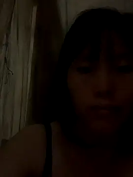 Snapshot of huong-18 chatting on 13, 10, 2025 huong-18 online show from 13, 10, 2025
