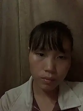 Snapshot of huong-18 chatting on 19, 10, 2025 huong-18 online show from 19, 10, 2025