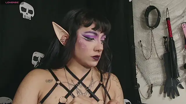 agathaaiko6 online show from 25, 10, 2025