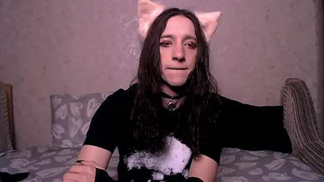 Snapshot of SilverMuse_ chatting on 11, 10, 2025 SilverMuse online show from 11, 10, 2025