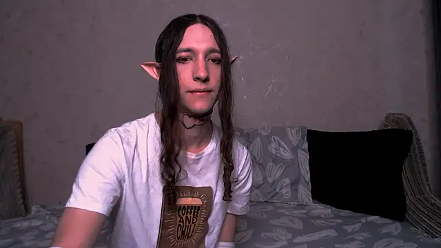 Snapshot of SilverMuse_ chatting on 24, 10, 2025 SilverMuse online show from 24, 10, 2025