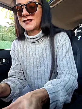 Lauraxxsteen online show from 12, 11, 2025