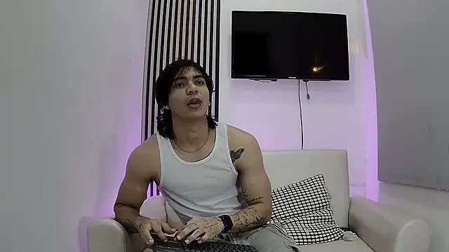 toji luxxer online show from 6, 11, 2025