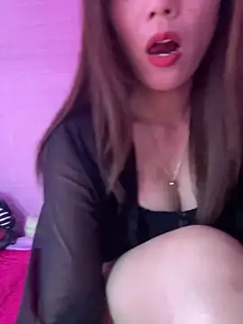 Moon pusy online show from 4, 3, 2026