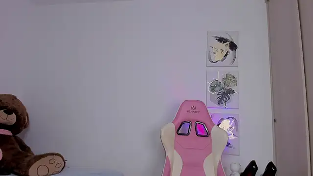 Susy spark online show from 26, 11, 2025