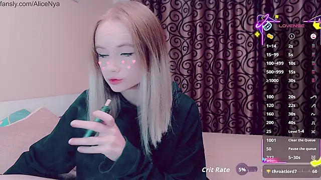 Snapshot of AliceNya_cute chatting on 24, 10, 2025 AliceNya cute online show from 24, 10, 2025