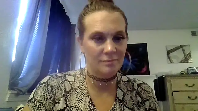 Ariasweetaspie online show from 15, 10, 2025