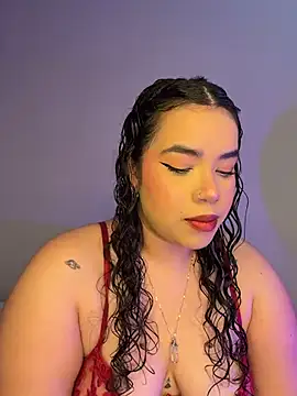 Snapshot of krisstenSantos chatting on 5, 3, 2026 krisstenSantos online show from 5, 3, 2026