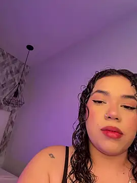 Snapshot of krisstenSantos chatting on 7, 4, 2026 krisstenSantos online show from 7, 4, 2026