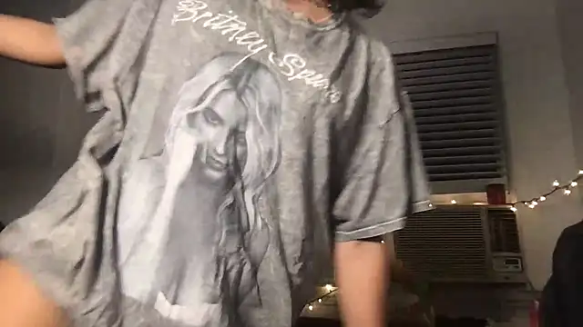 Snapshot of yoursweetestlilly chatting on 26, 3, 2026 yoursweetestlilly online show from 26, 3, 2026