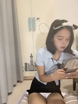 qiqi x online show from 18, 9, 2025