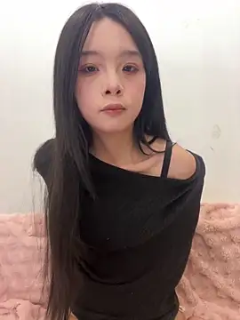 qiqi x online show from 2, 12, 2025