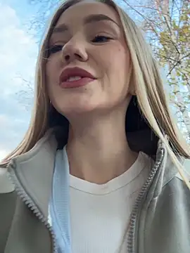 MilaMoone online show from 31, 10, 2025