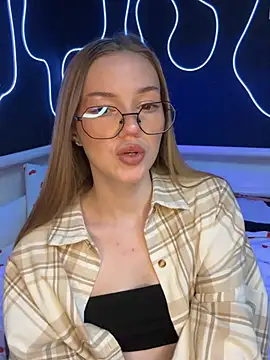 MilaMoone online show from 11, 1, 2026