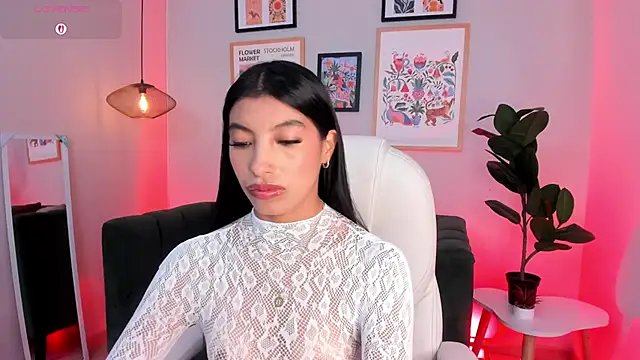 Snapshot of Tiffany_Low chatting on 26, 6, 2026 Tiffany Low online show from 26, 6, 2026