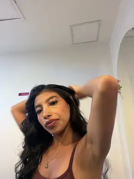 Snapshot of Tiffany_Low chatting on 27, 6, 2026 Tiffany Low online show from 27, 6, 2026