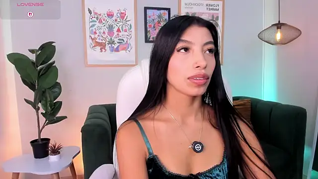 Snapshot of Tiffany_Low chatting on 20, 7, 2026 Tiffany Low online show from 20, 7, 2026