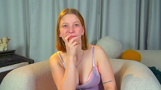 BeatriceBinoche online show from 15, 3, 2026