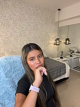 EMILIIA RICHTER   online show from 21, 11, 2025