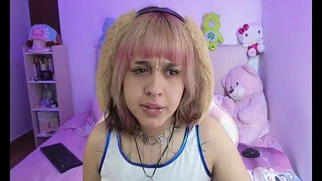 NekoWaifu online show from 12, 4, 2026