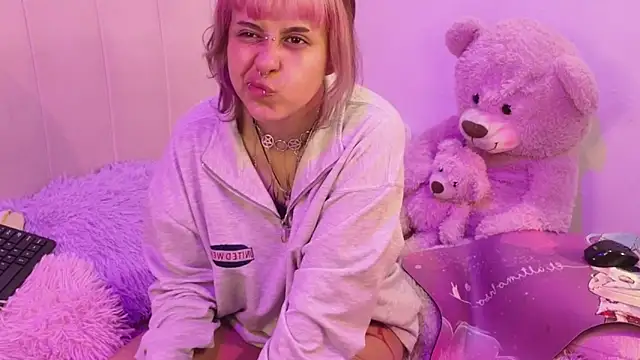 NekoWaifu online show from 15, 4, 2026