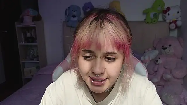Snapshot of NekoWaifu chatting on 23, 4, 2026 NekoWaifu online show from 23, 4, 2026