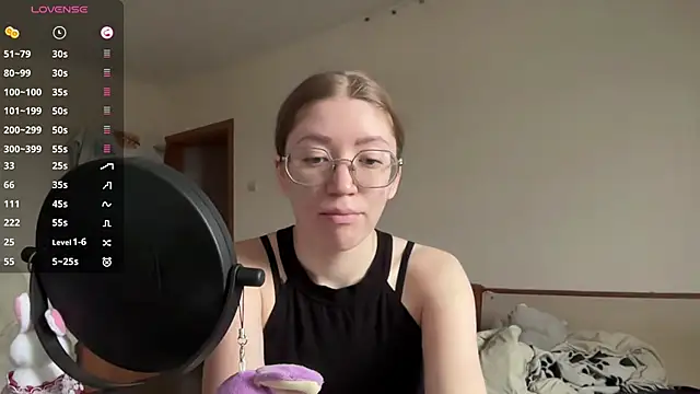 MargarettNewbie online show from 24, 10, 2025