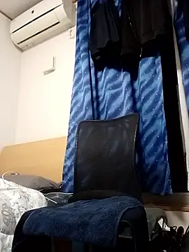 Snapshot of aa135777 chatting on 6, 11, 2025 aa135777 online show from 6, 11, 2025