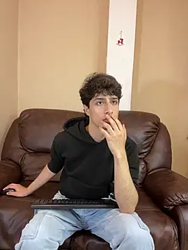 Snapshot of Xam_Collen chatting on 15, 12, 2025 Xam Collen online show from 15, 12, 2025