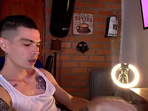 Travis R online show from 9, 10, 2025