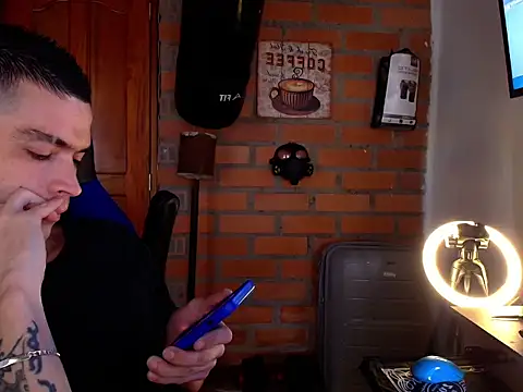 Travis R online show from 10, 10, 2025