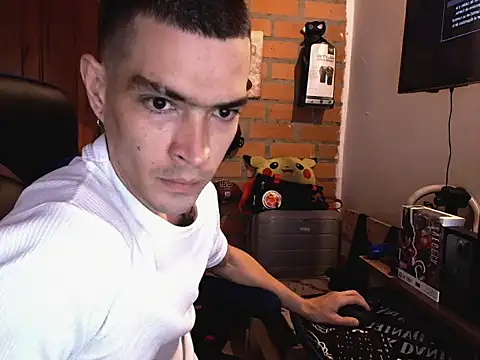 Travis R online show from 27, 10, 2025