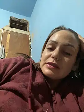 Snapshot of priscila_luv chatting on 28, 9, 2025 priscila luv online show from 28, 9, 2025