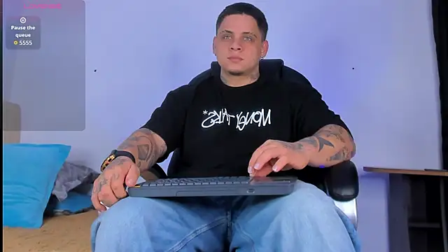 denis munera online show from 13, 10, 2025