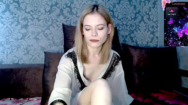 Kate  Loves online show from 17, 12, 2025