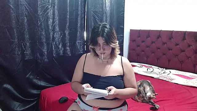 Roxy f w online show from 18, 9, 2025