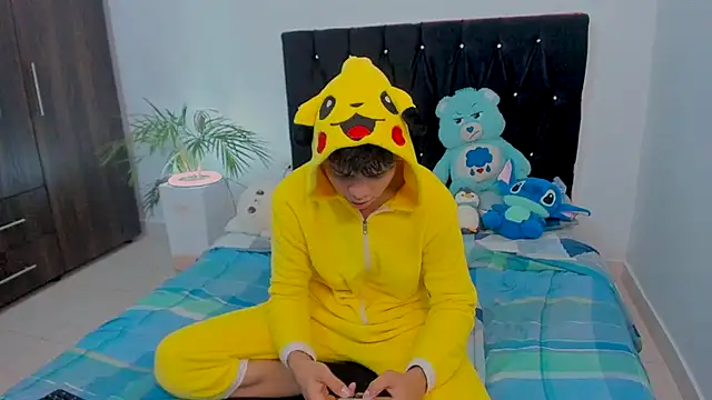 Zacktorres  online show from 5, 10, 2025