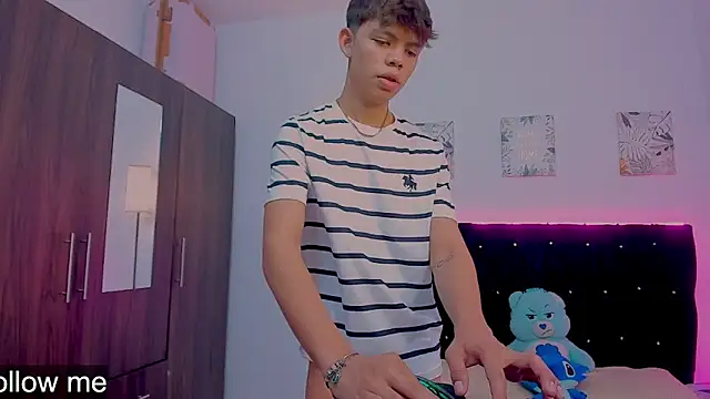 Zacktorres  online show from 16, 11, 2025