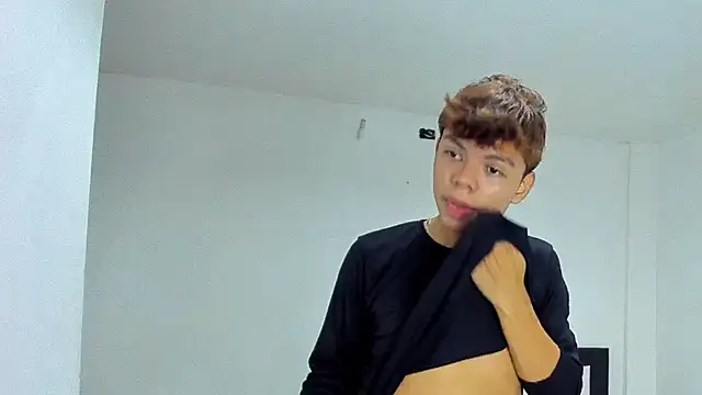 Zacktorres  online show from 22, 12, 2025