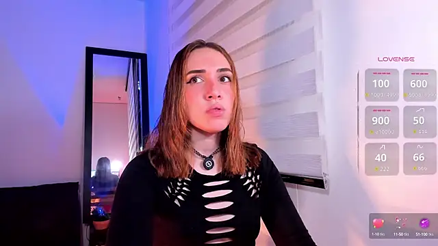 SarahCastillo  online show from 23, 9, 2025