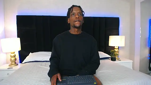 SkylerBigxxx online show from 18, 6, 2026