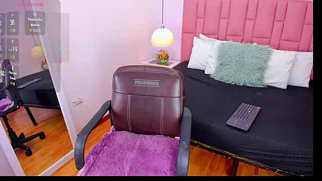 Amy Ferreira online show from 17, 12, 2025