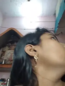 Jasmine Januja online show from 4, 6, 2026