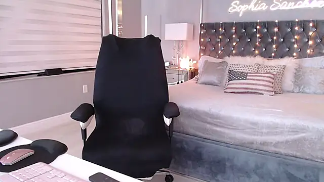 Snapshot of theofficialsophiasanchez chatting on 17, 5, 2026 theofficialsophiasanchez online show from 17, 5, 2026